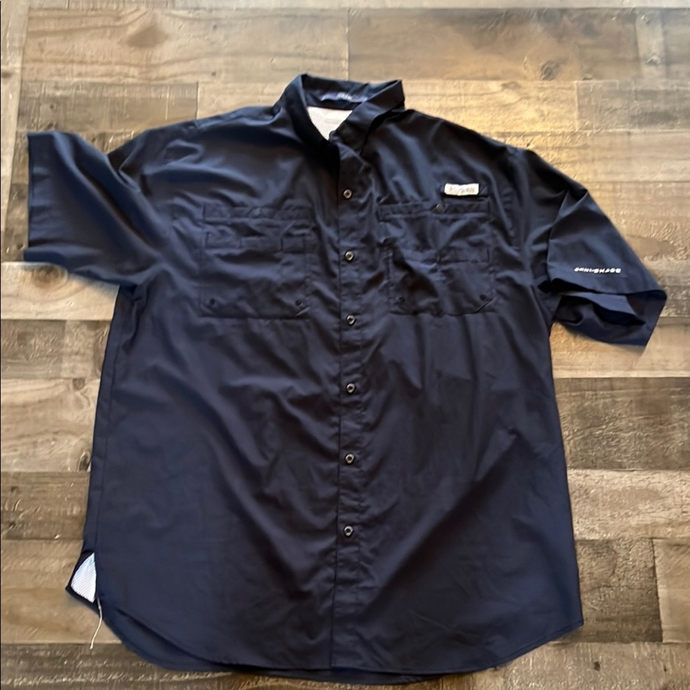 Columbia Men's Navy Blue‎ Shirt